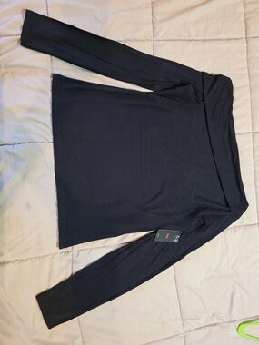 Levi's Women Black Long Sleve Top Size L NWT